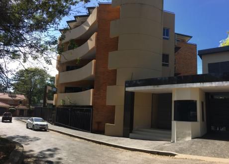 Alquilo Amplio Dpto. - Edificio Santa Barbara - Villa Morra