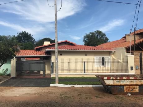 Casa Refaccionada A Nueva En Fdo. De La Mora - Zona Norte