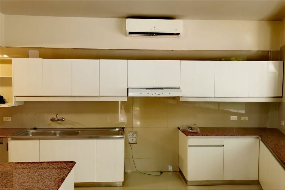 En Alquiler Lujosa Residencia Zona Los Laureles — foto 3