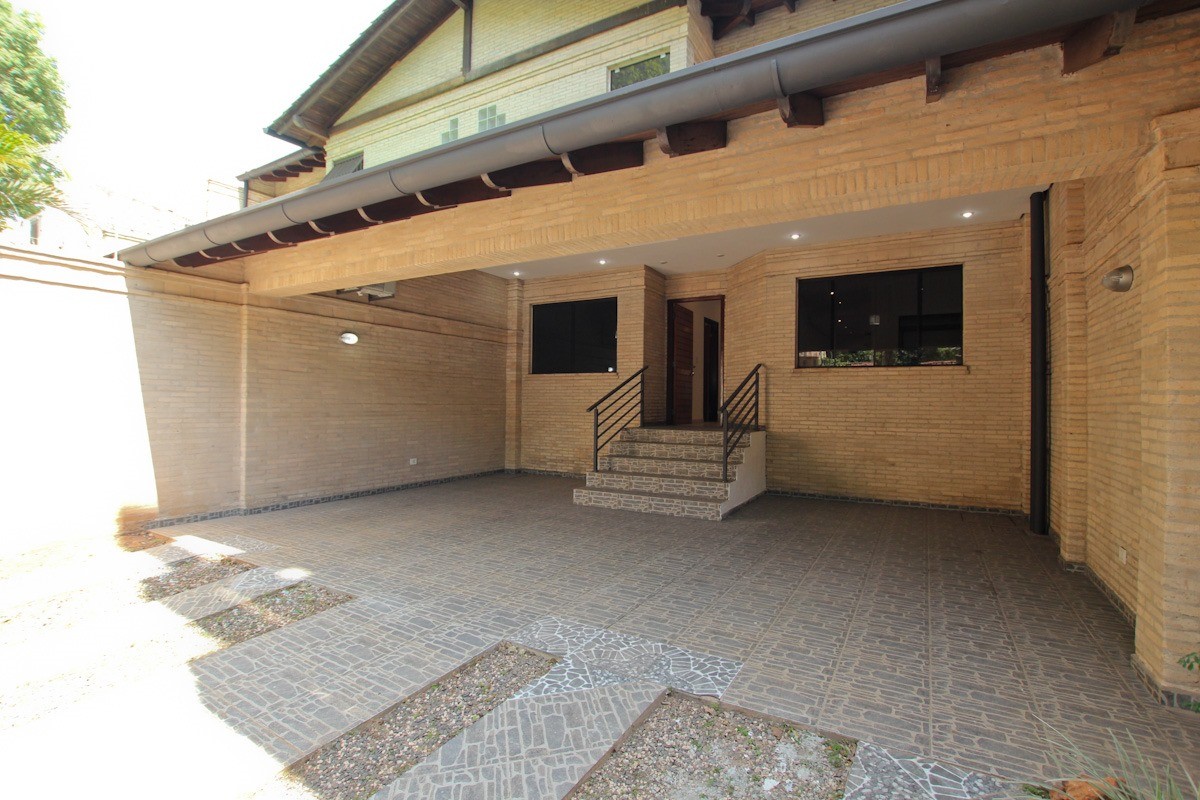 ALQUILO HERMOSA RESIDENCIA EN VILLA MORRA-ASUNCION — foto 2