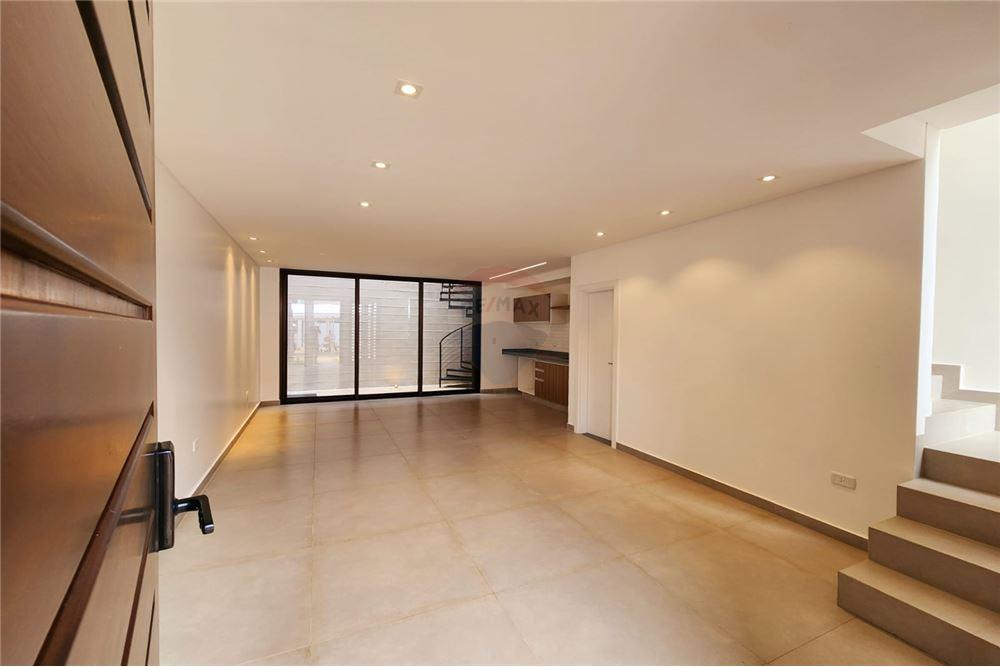 VENDO DUPLEX EN LUQUE — foto 2
