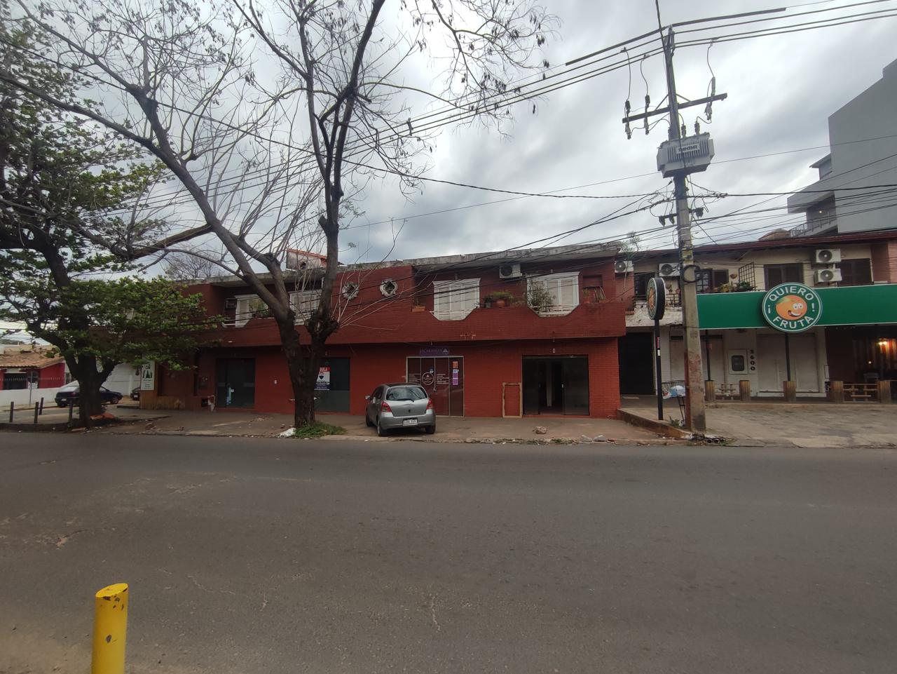 S.a Alquilo Salon Comercial Sobre Avenida Zavalazcue - Fernando Zona Sur — foto 2