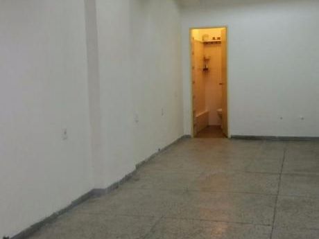 Local En Zona Muy Comercial!