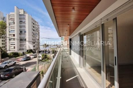 Apto Con Renta U$s 1,250 Xmes En Puerto Del Buceo, 1er Piso