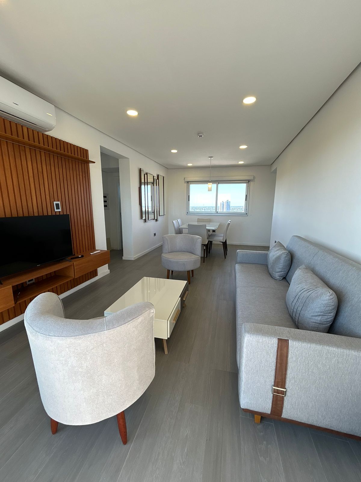 Alquilo Hermoso y Amplio Dpto Amoblado de 2 Habit en Suite — foto 2
