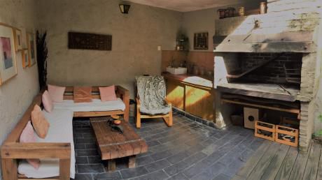 Casa Soleada- Fondo C/parrillero Y Jardin Interior