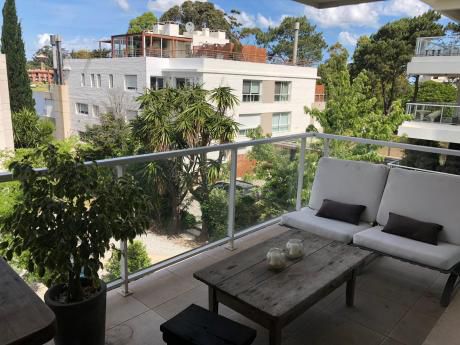 Apartamento En Edificio Mirador Del Lago - Avda. De Las Américas
