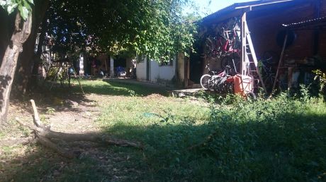 Vendo V-041 Terreno - Barrio Mburucuyá