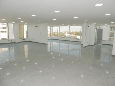 Hermoso - Moderno Local En Alquiler (planta Alta Cubo Empresarial Gardenia)