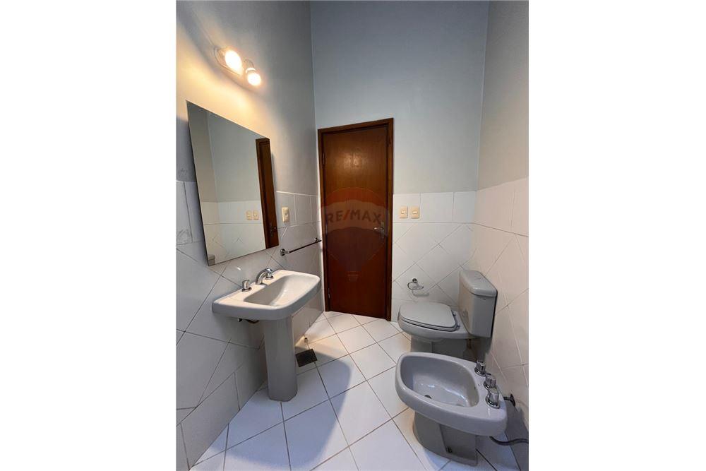 En Alquiler Amplio DUPLEX ZONA CONMEBOL — foto 2