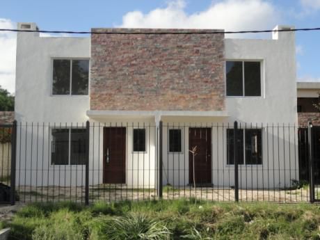 Estrene Amplio Duplex, En Zona Con Saneamiento