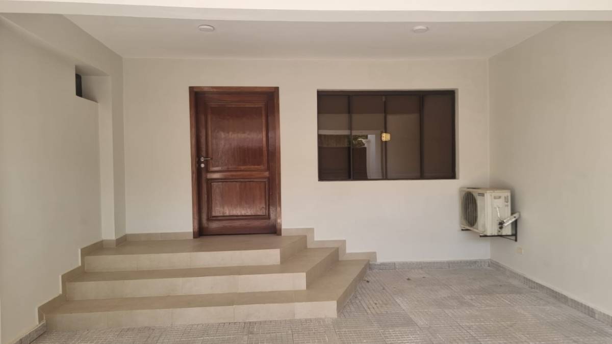 ALQUILO RESIDENCIA DE LUJO EN EL BARRIO MBURICAO — foto 3