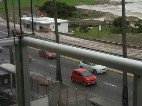 Apartamento 2 Dormitorios Sobre Rambla Buceo