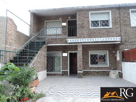 Casa De Altos En Malvin Ph 2 Dormitorios, Prox Servicios !
