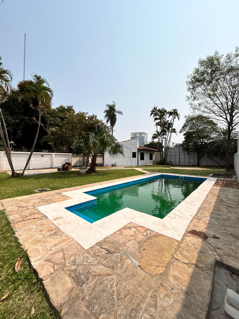 Casa en alquiler en Ycuá Satí