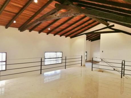 Hermoso Local Comercial Centrico