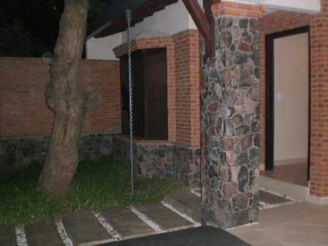 Hermosa Casa Mburucuya 3 Dormitorios Con Piscina