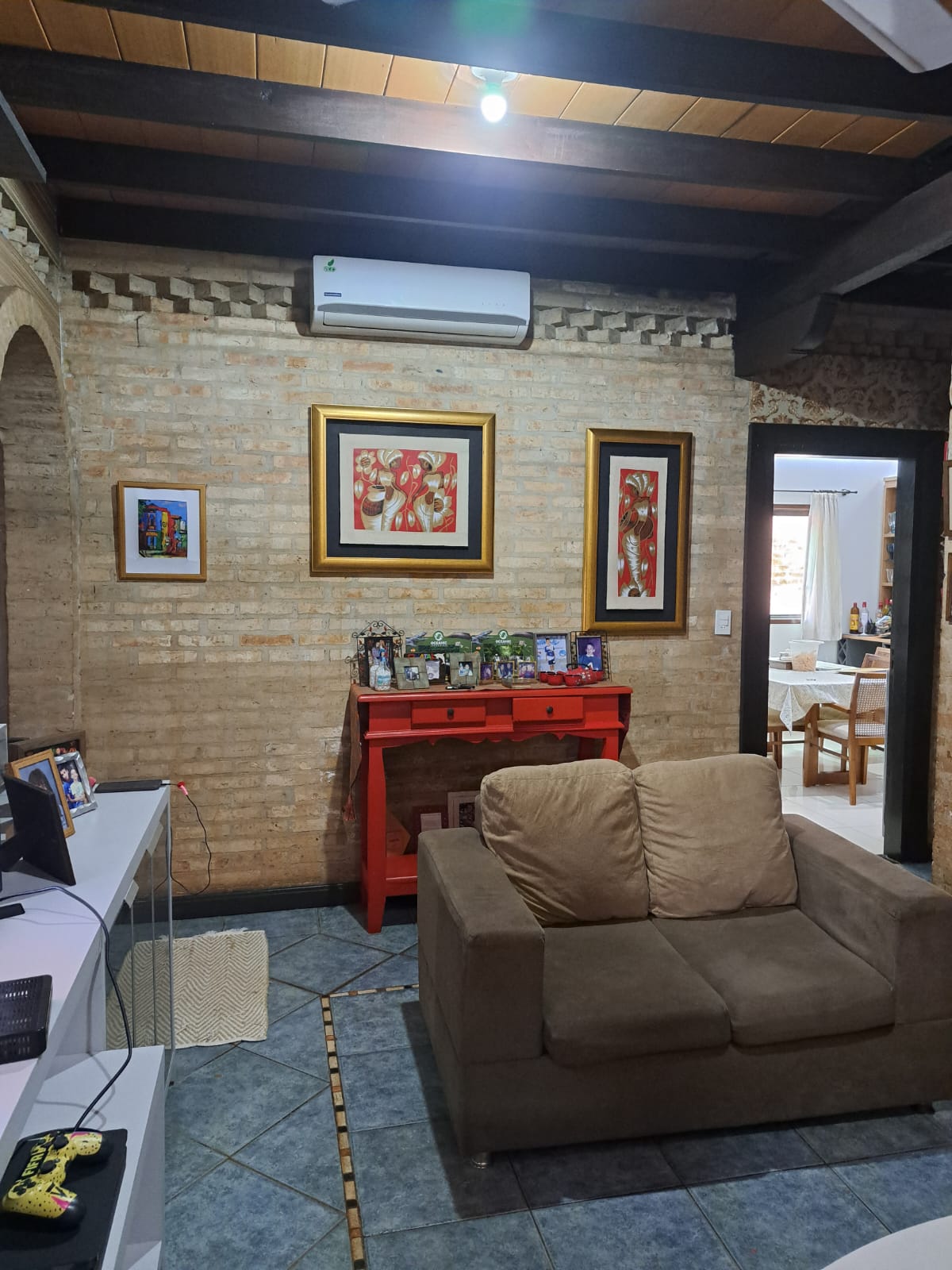 VENDO RESIDENCIA SOBRE LA AV DEL LAGO — foto 3