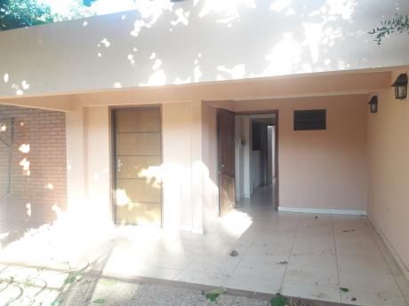 Alquilo Casa En San Lorenzo A Una Cuadra De Las Almenitas Y A Dos Del Liberty.