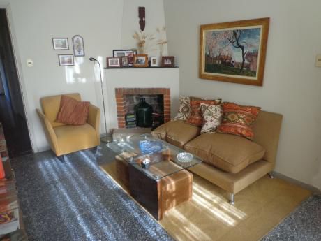 Oficina Sosa -reservada Gran Oportunidad De Casa En Colón