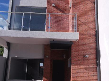 Vendo 2 Duplex A Estrenar Fdo.zona Norte ( 3 Cuadras De Mcal Lopez )