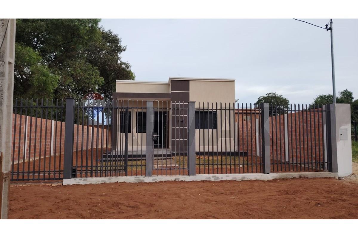 Casa - Alquiler - Luque, Central, Paraguay — foto 2
