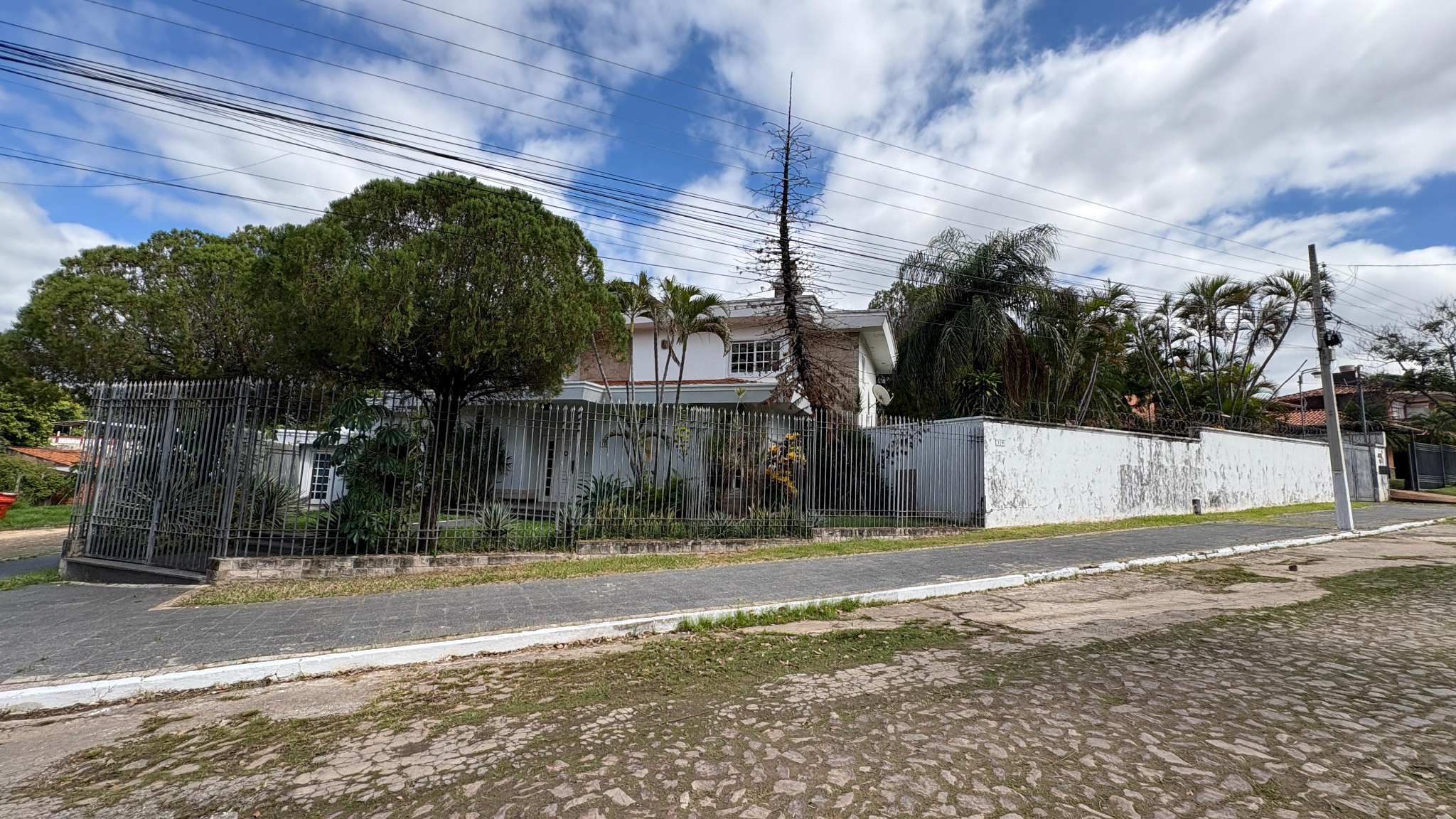 Alquilo Residencia 4 dormitorios B° Felicidad Lambaré — foto 2