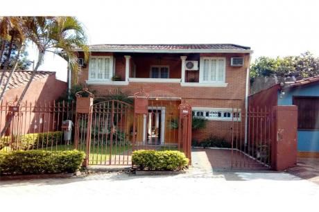Casa Amplia Y Confortable En Lambaré