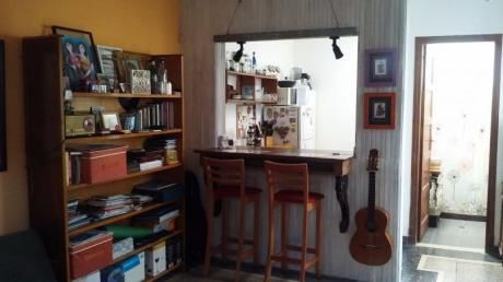 Apartamento De Un Dormitorio Con Patio