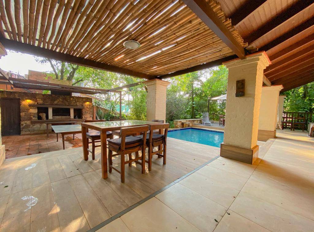 VENDO CASA DE 7 DORMITORIOS EN SAN BERNARDINO - ZONA MIRADOR BELLA VISTA — foto 3