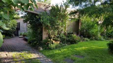 Venta Casa 4 Dormitorios En Shangrila