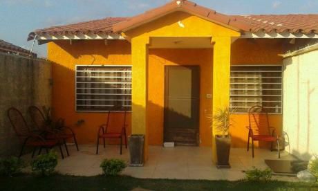 Casa En Venta Urb. El Trapiche 3 Sup. 186 Mts2