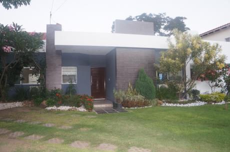 Casa En Venta En Condominio Barcelo
