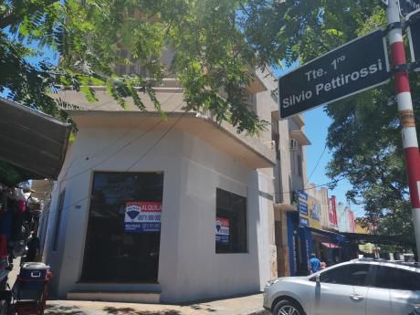 Alquilo Local En Esquina Estratégica Del Mercado 4