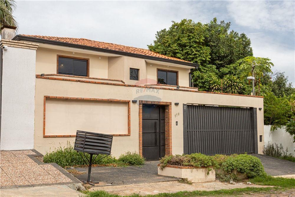 VENDO PROPIEDAD CON POTENCIAL EN LAMBARÉ — foto 2