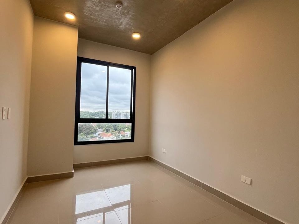 ALQUILO DEPARTAMENTO 1 DORM EN LUQUE — foto 3