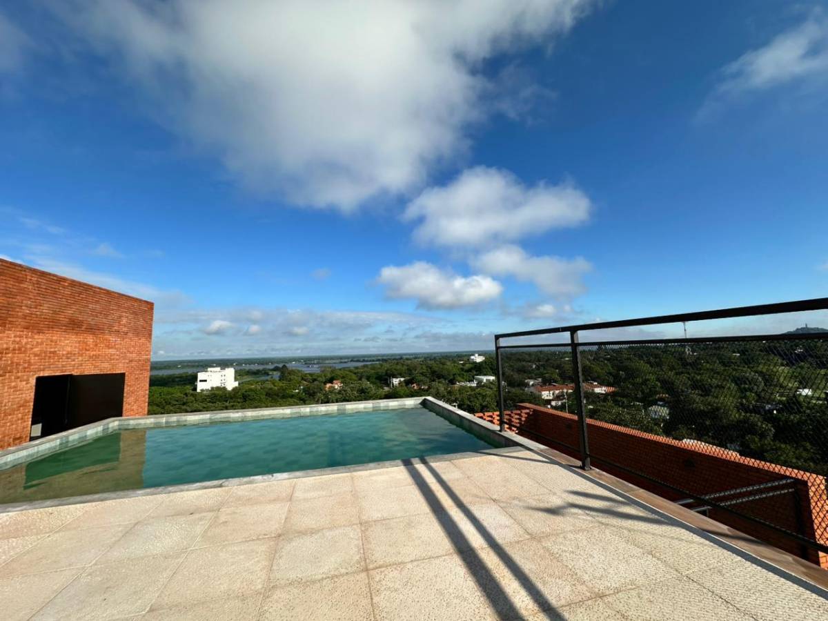 EN ALQUILER DEPARTAMENTO DE 3 DORMITORIOS EN EDIFICIO VISTA AL GOLF, ZONA YATCH — foto 2