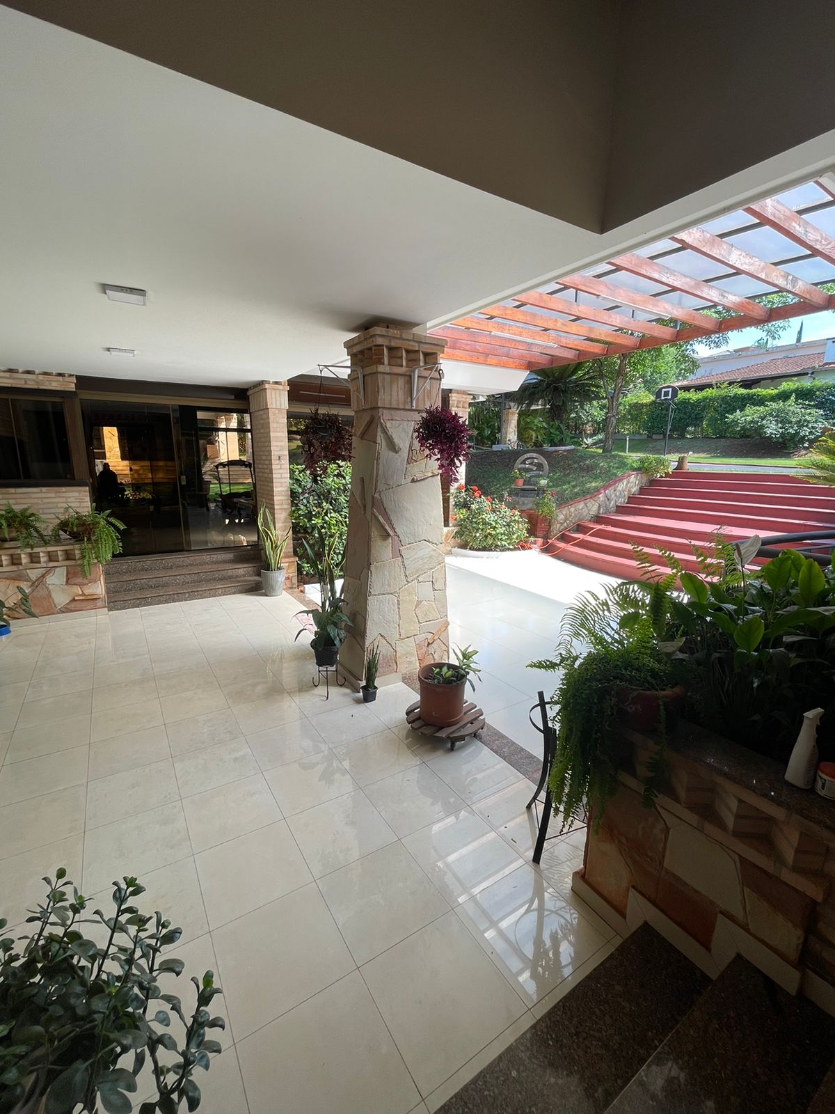 VENDO HERMOSA RESIDENCIA EN EL PARANA COUNTRY CLUB — foto 3
