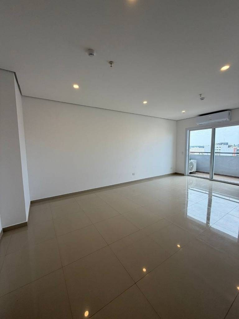 VENDO AMPLIO DEPTO. DE 3 DORM. CON 2 SUITES Y 3 BALCONES EN BARRIO HERRERA — foto 2