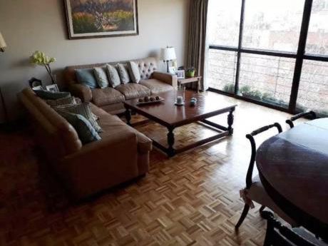 Venta De Apartamento 4 Dormitorios En Pocitos, Montevideo.
