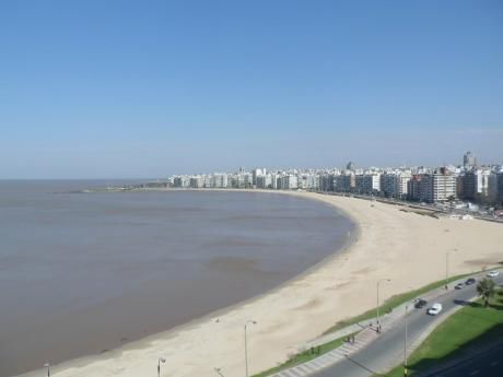 Rambla - Apartamento En Venta De 3 Dorm Y Servicio Con Gge
