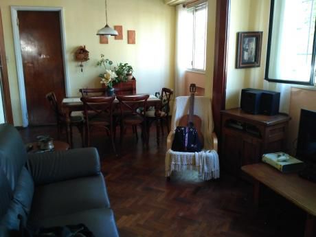 Muy Buena Zona, A Pasos De Blv Artigas, 21 De Setiembre