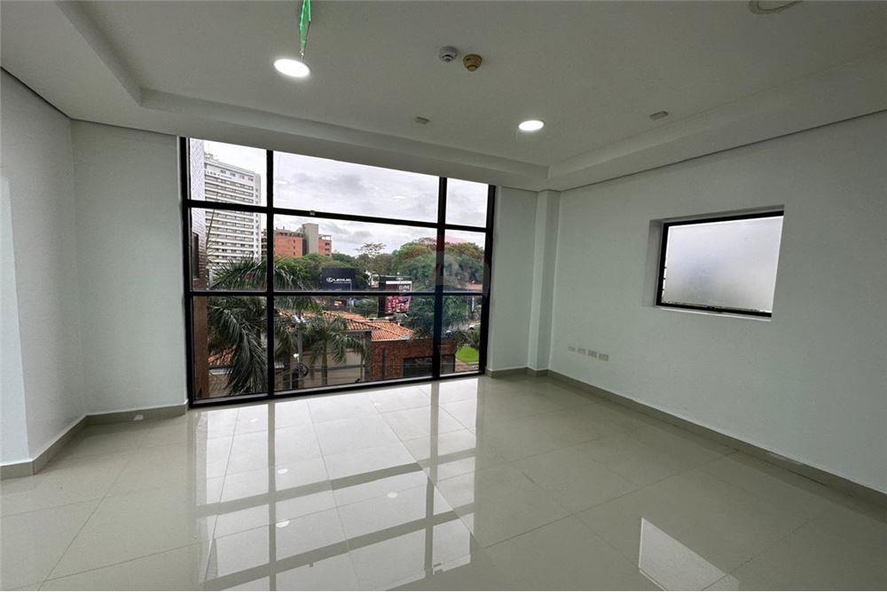 ALQUILO OFICINA CORPORATIVA “EDIFICIO ROYAL” — foto 3
