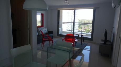 Piso Alto Con Hermosa Vista Al Bosque