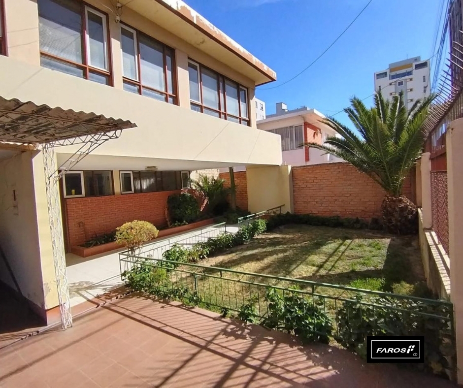Casa en venta en Queru Queru