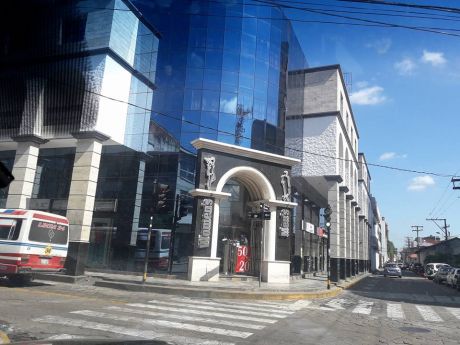 Centro Vendo Local Comercial Calle Rene Moreno