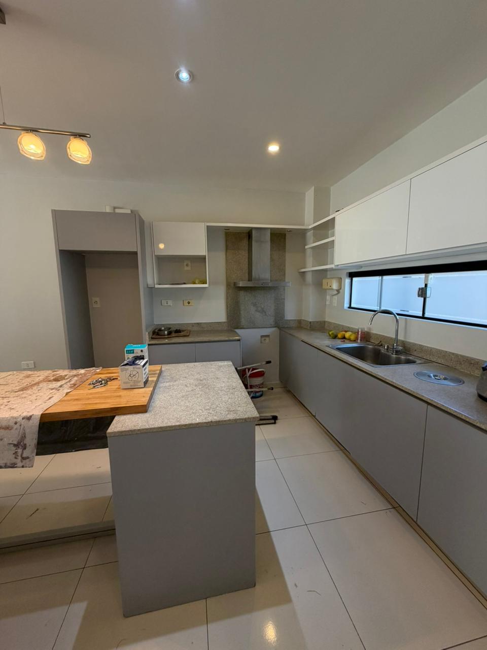 ALQUILER DE DUPLEX ZONA LUQUE (JARDIN DE ORO) — foto 3