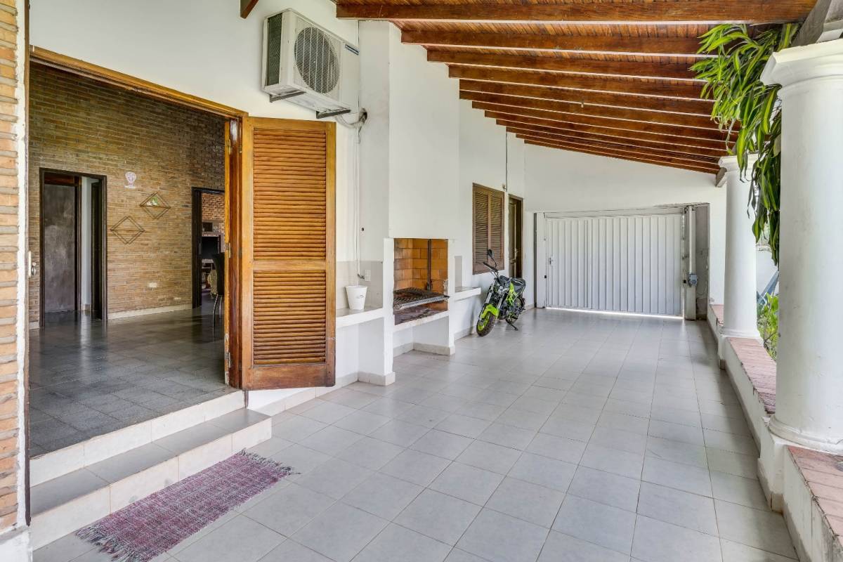 En venta - Residencia de 1000 m2 en Villa adela — foto 2