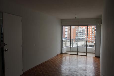 Apartamento En Punta Carretas - 2 Dorm 2 Baños -con Garage
