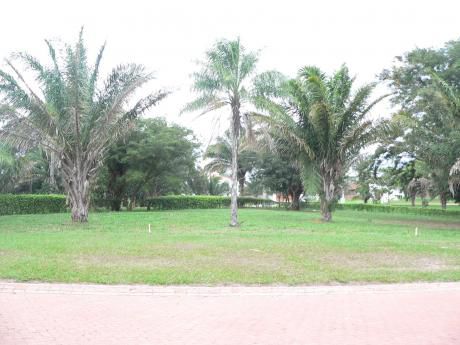 Terreno En Venta En Esquina " La Floresta Del Urubó"
